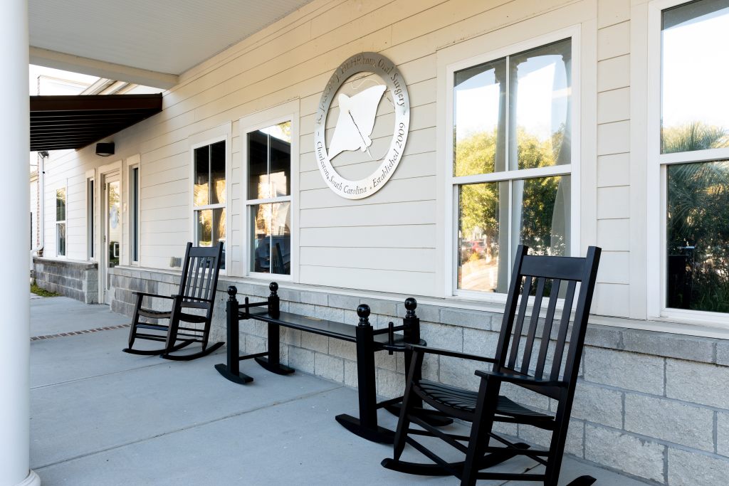 Exterior view of Hehr Oral Surgery front facade.